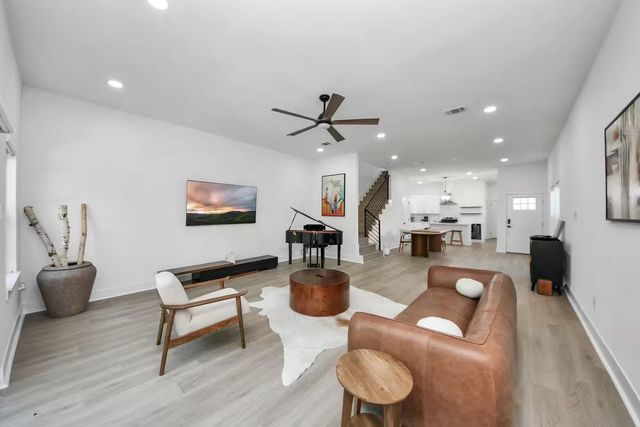 6747 Peerless Street, Houston, TX 77021