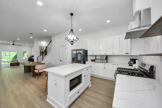 6747 Peerless Street, Houston, TX 77021