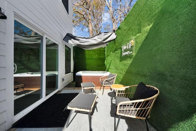 6747 Peerless Street, Houston, TX 77021