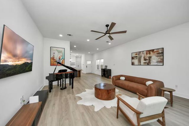 6747 Peerless Street, Houston, TX 77021