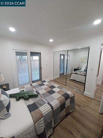 1520 Schenone Ct 15, Concord, CA 94521