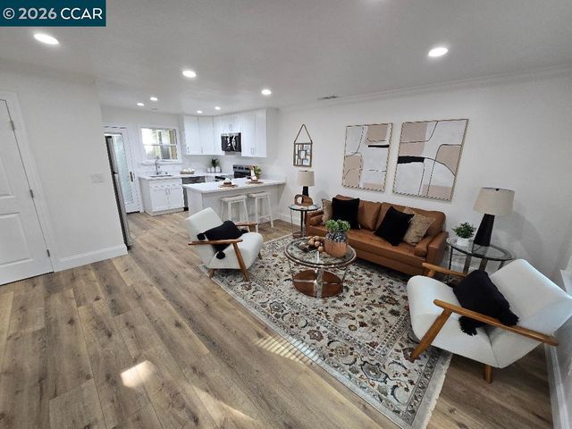 1520 Schenone Ct 15, Concord, CA 94521