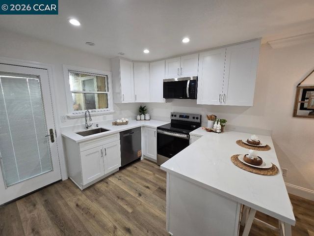 1520 Schenone Ct 15, Concord, CA 94521