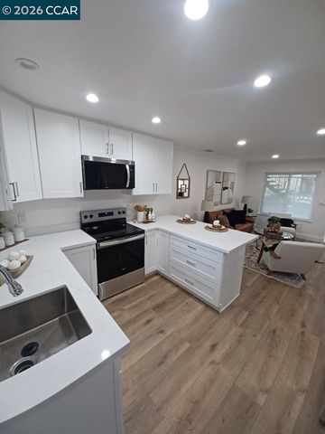 1520 Schenone Ct 15, Concord, CA 94521