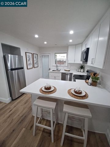 1520 Schenone Ct 15, Concord, CA 94521