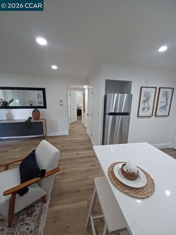 1520 Schenone Ct 15, Concord, CA 94521