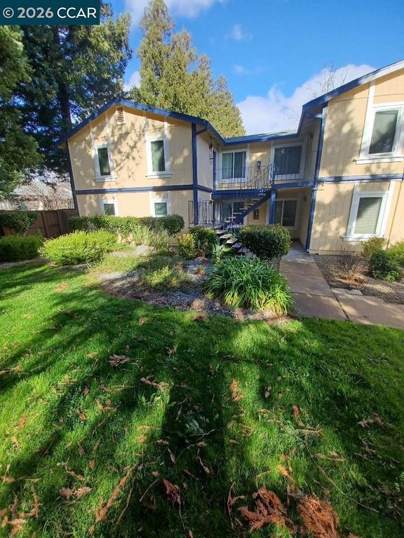 1520 Schenone Ct 15, Concord, CA 94521