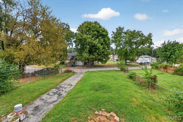 307 Vida Avenue, Unincorporated, MO 63125