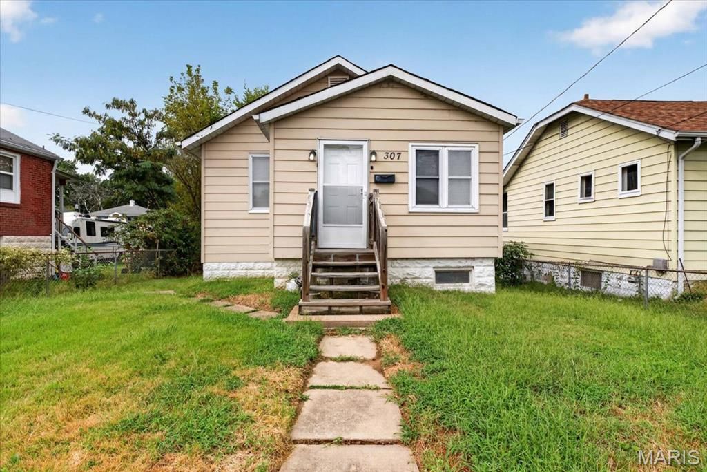 307 Vida Avenue, Unincorporated, MO 63125