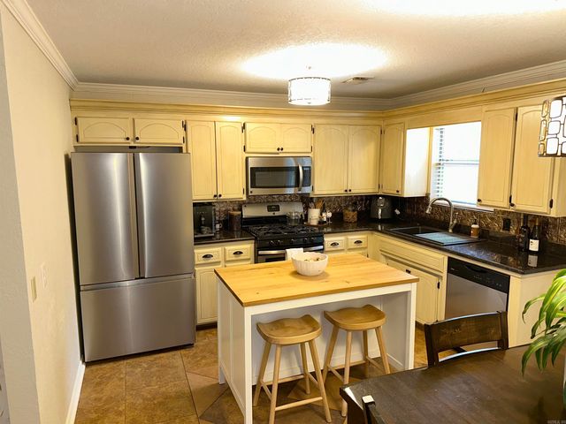 159 Red Oak Street, Malvern, AR 72104