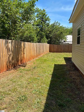 117 Dewey Avenue, Laurens, SC 29360