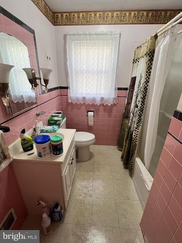 327 W FERDINAND ST, Manheim, PA 17545