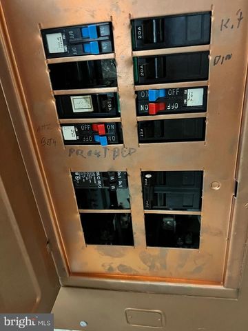 327 W FERDINAND ST, Manheim, PA 17545