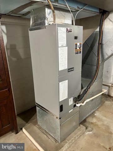 327 W FERDINAND ST, Manheim, PA 17545