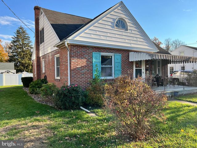 327 W FERDINAND ST, Manheim, PA 17545