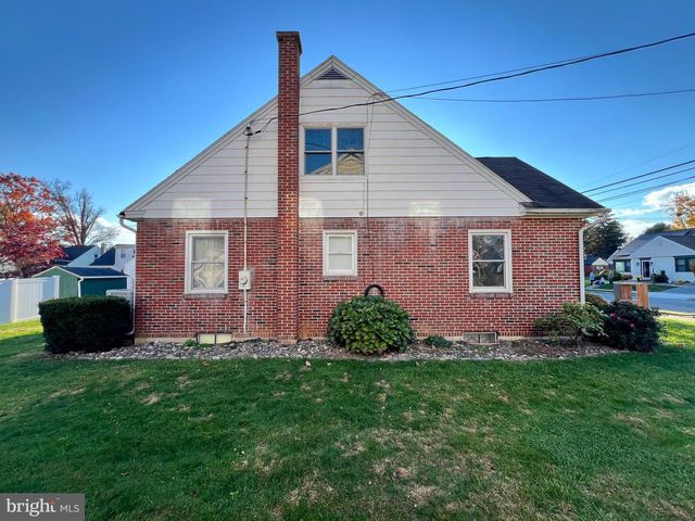 327 W FERDINAND ST, Manheim, PA 17545