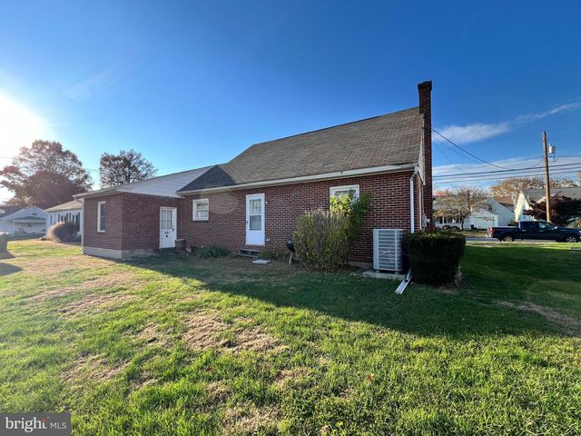 327 W FERDINAND ST, Manheim, PA 17545