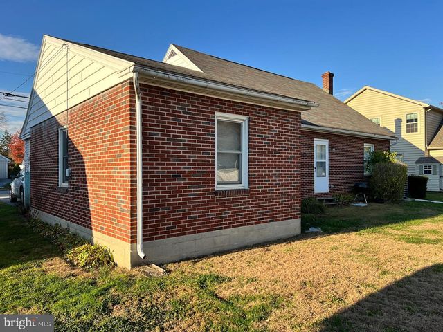 327 W FERDINAND ST, Manheim, PA 17545