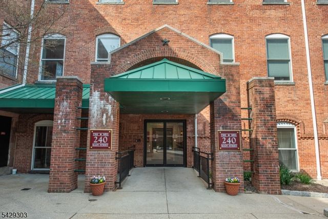 240 Main St 205, Little Falls Twp., NJ 07424