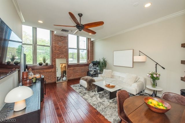 240 Main St 205, Little Falls Twp., NJ 07424