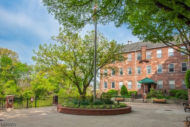 240 Main St 205, Little Falls Twp., NJ 07424