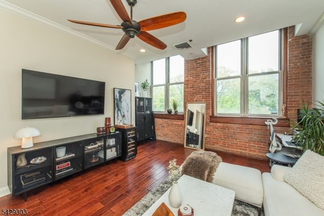 240 Main St 205, Little Falls Twp., NJ 07424