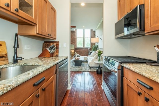 240 Main St 205, Little Falls Twp., NJ 07424