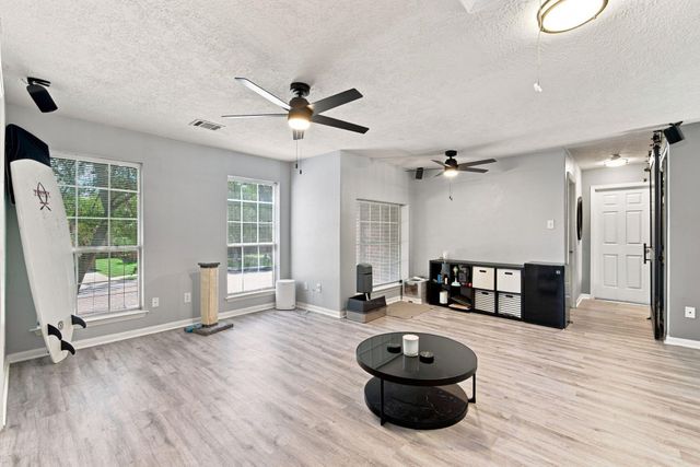 13507 Willow Heights Court, Houston, TX 77059