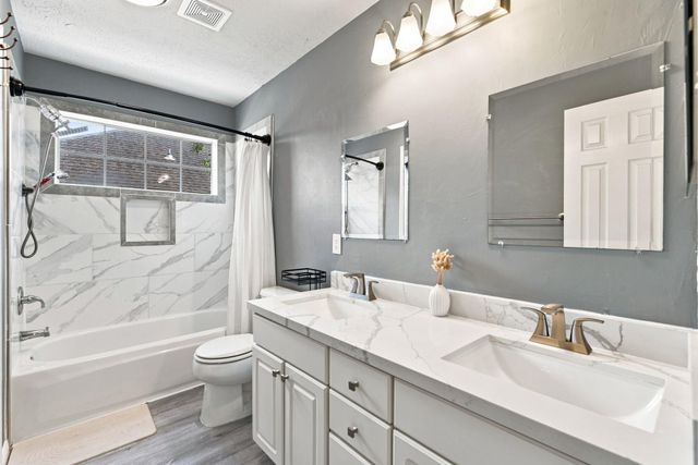 13507 Willow Heights Court, Houston, TX 77059
