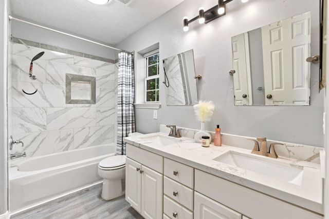 13507 Willow Heights Court, Houston, TX 77059