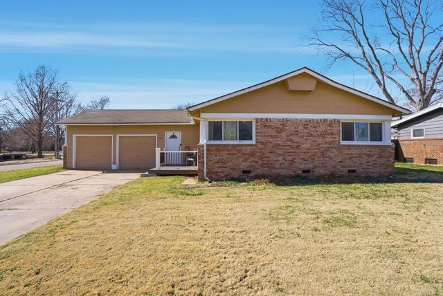 503 Charles Ave, Mulvane, KS 67110