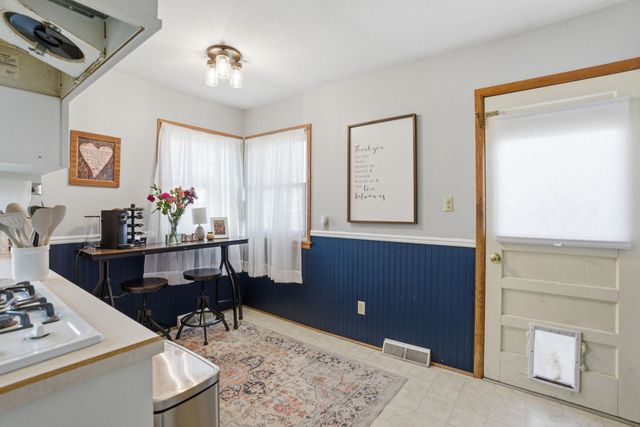 503 Charles Ave, Mulvane, KS 67110