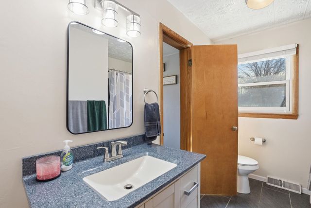 503 Charles Ave, Mulvane, KS 67110