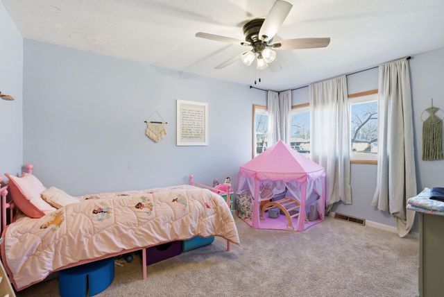 503 Charles Ave, Mulvane, KS 67110