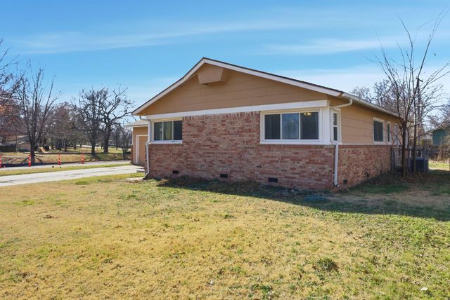 503 Charles Ave, Mulvane, KS 67110