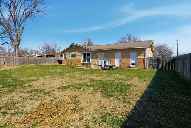 503 Charles Ave, Mulvane, KS 67110