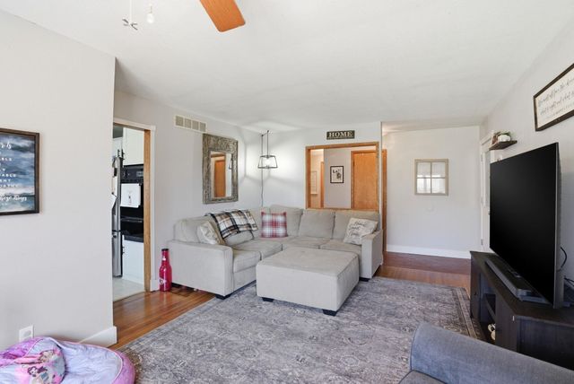 503 Charles Ave, Mulvane, KS 67110