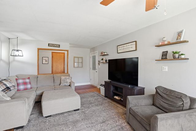 503 Charles Ave, Mulvane, KS 67110