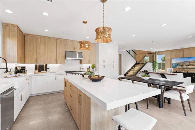 179 Somera, Irvine, CA 92602