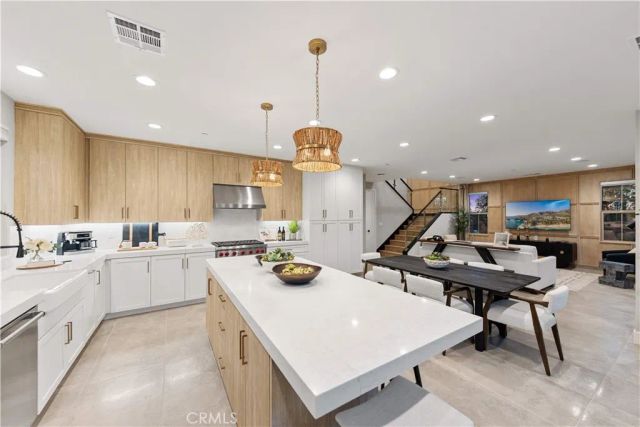 179 Somera, Irvine, CA 92602