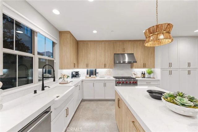 179 Somera, Irvine, CA 92602