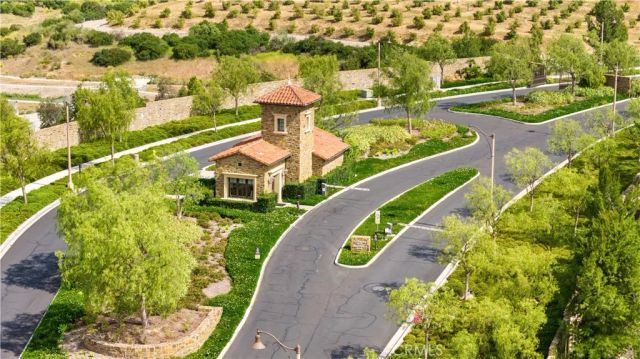 179 Somera, Irvine, CA 92602