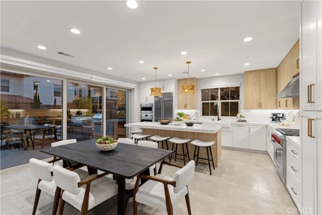 179 Somera, Irvine, CA 92602