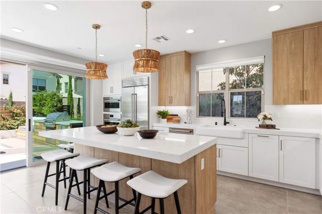 179 Somera, Irvine, CA 92602