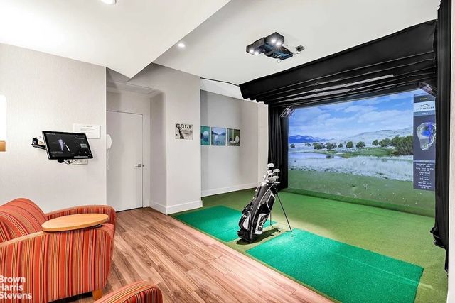 870 United Nations Plz Apt 16D, New York City, NY 10017