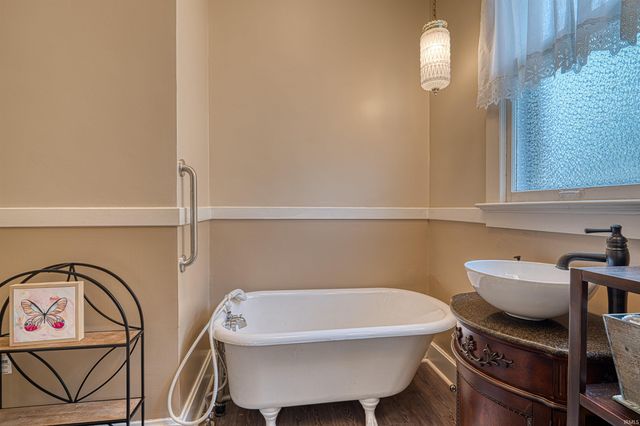 1502 Hollywood Avenue, Evansville, IN 47712