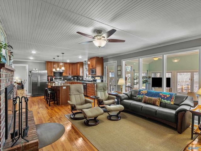 2314 Meadowbrook Road SE, Decatur, AL 35601