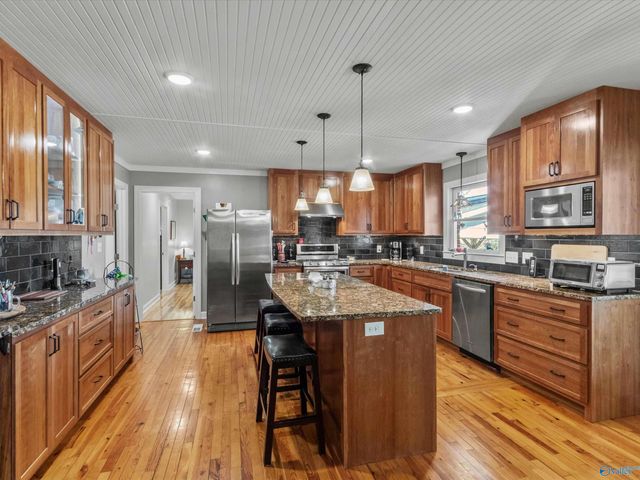 2314 Meadowbrook Road SE, Decatur, AL 35601