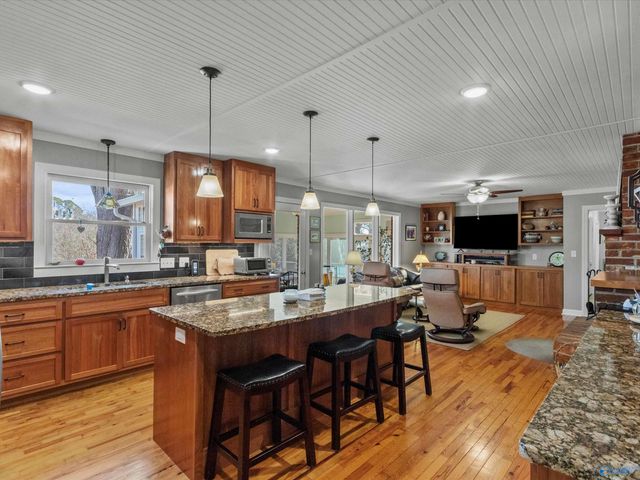 2314 Meadowbrook Road SE, Decatur, AL 35601