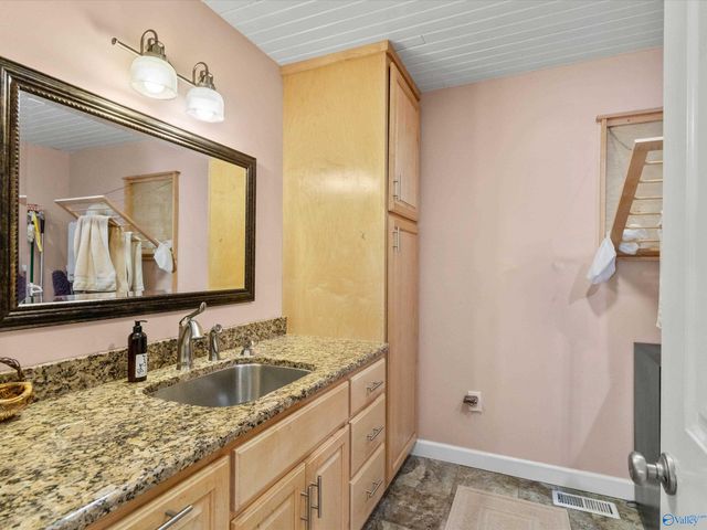 2314 Meadowbrook Road SE, Decatur, AL 35601